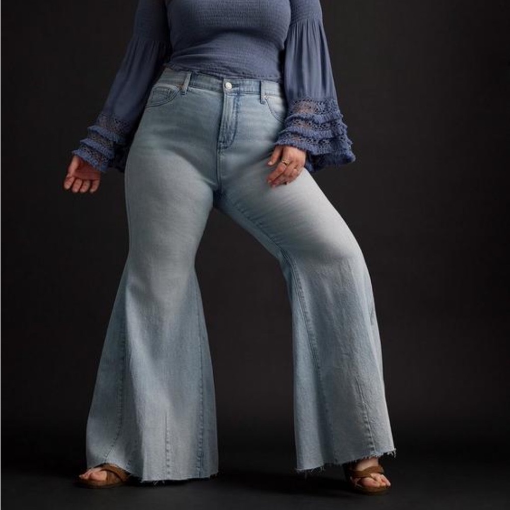 Torrid Festi Super Flare Jeans